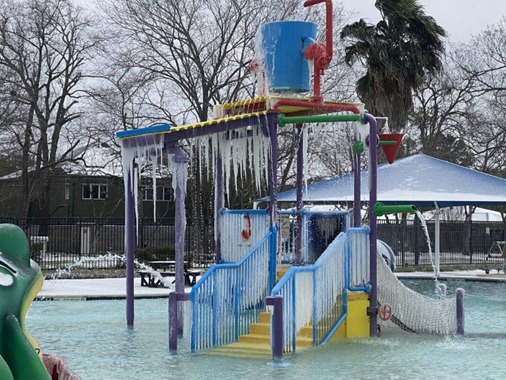6 Houston - một vườn chơi dành cho trẻ em chỉ còn là băng tuyết